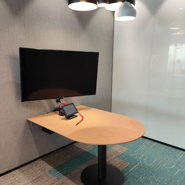 hft-round-head-meeting-table-160x100cm