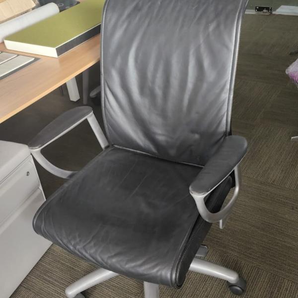 hfc-Leather office chair mid back