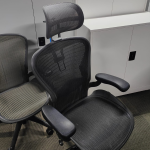 hfc-aegb Herman miller aeron chair with headrest size B classic graphite color fully loaded