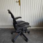 hfc-fully loaded classic Aeron chair quartz mesh size B with lumbar support