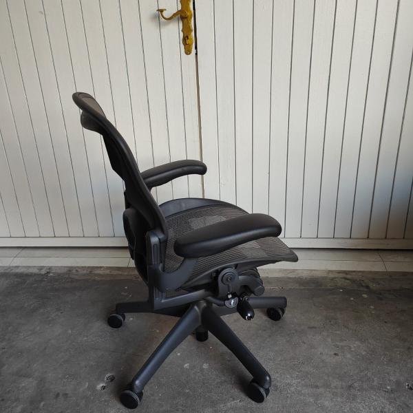 hfc-fully loaded classic Aeron chair quartz mesh size B with lumbar support