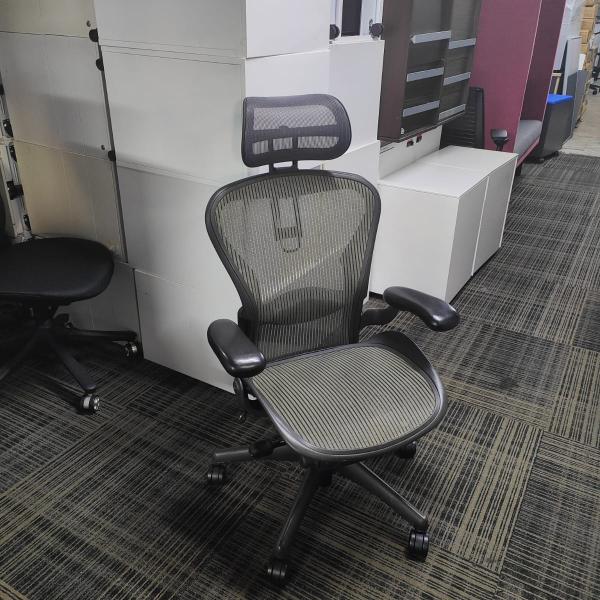 Used Herman miller aeron chair classic basic quartz mesh with headrest