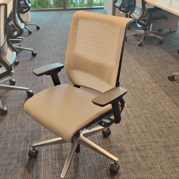 hfc-steelcase think v2 office chair grey