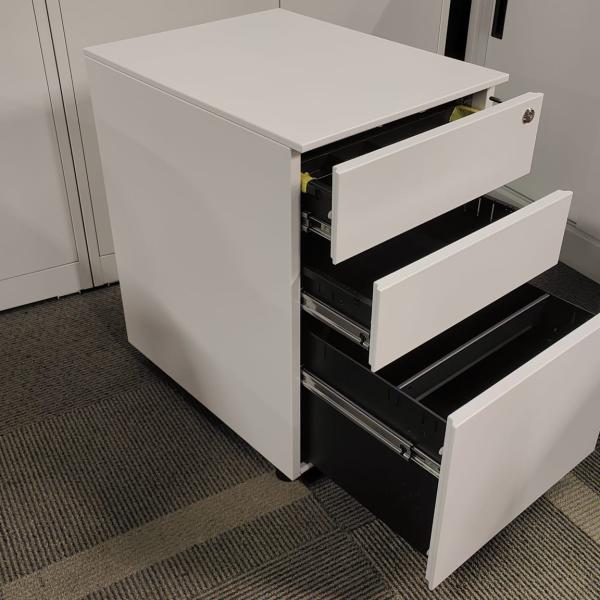 hfs-brand new metal mobile pedestal 2d1f