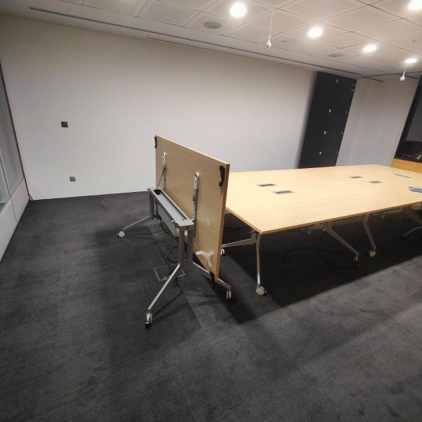 hft-Haworth used meeting table mobile folable 180x90cm build in power module