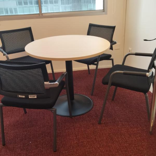 hft mape round meeting table D90cm, used